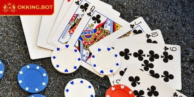 Giao diện bàn chơi phỏm OKKING được thiết kế hiện đại